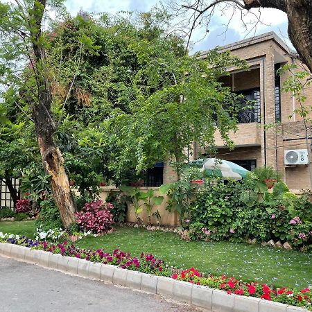 Riviera Courtyard Guest House Islamabad Exterior photo