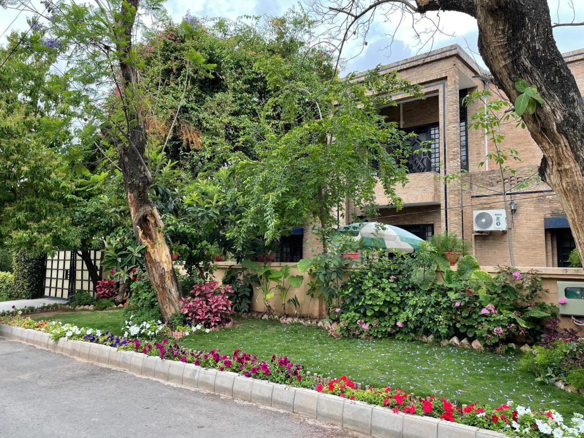 Riviera Courtyard Guest House Islamabad Exterior photo