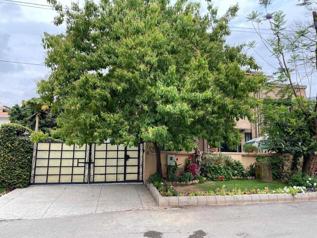 Riviera Courtyard Guest House Islamabad Exterior photo