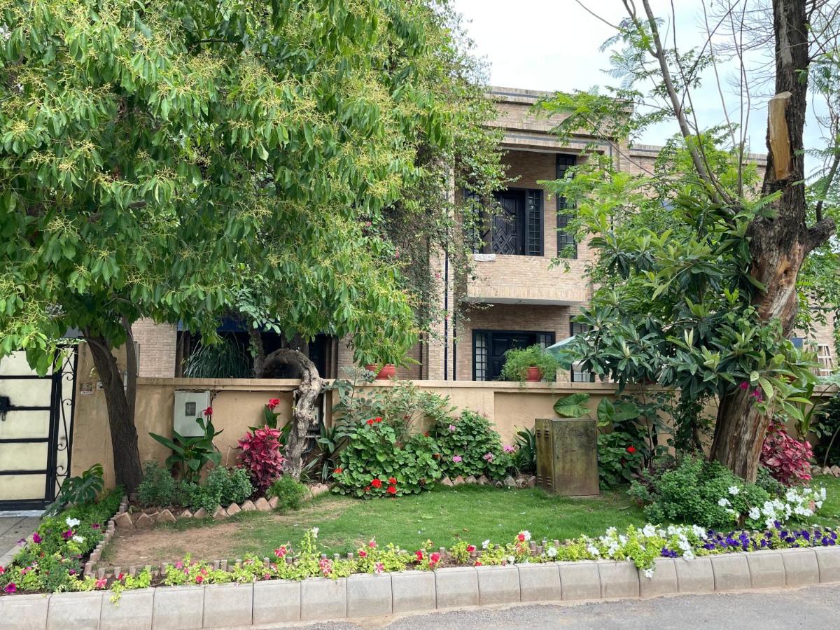 Riviera Courtyard Guest House Islamabad Exterior photo
