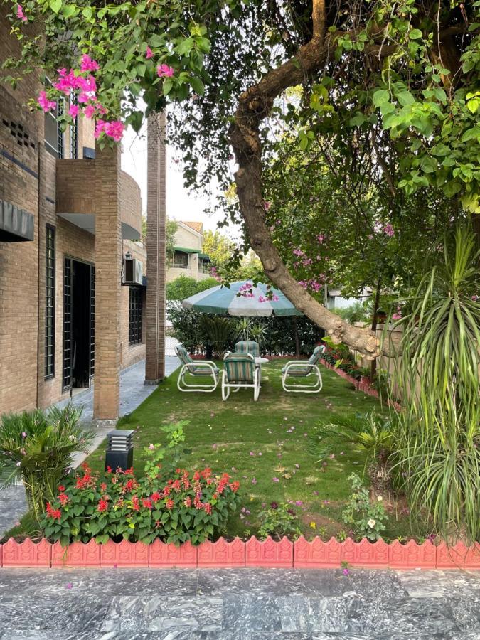 Riviera Courtyard Guest House Islamabad Exterior photo