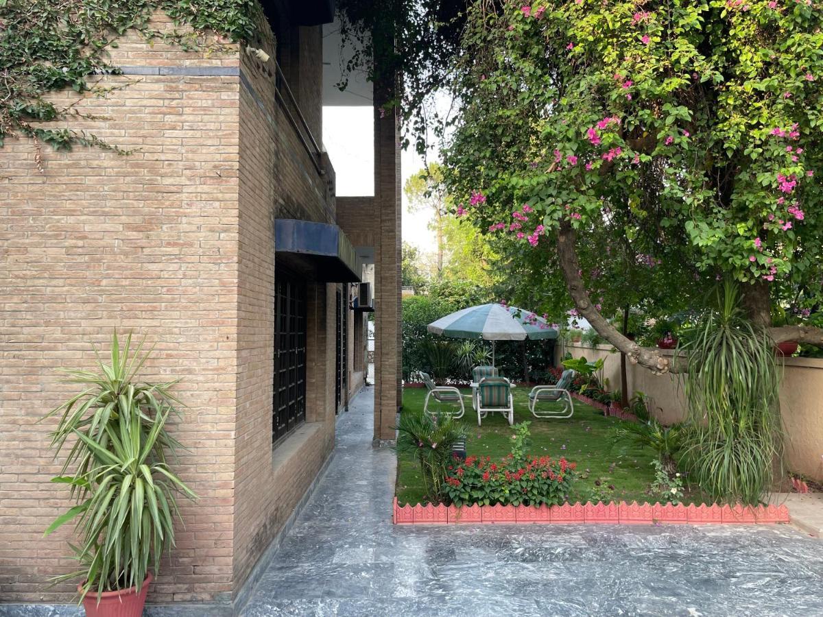 Riviera Courtyard Guest House Islamabad Exterior photo