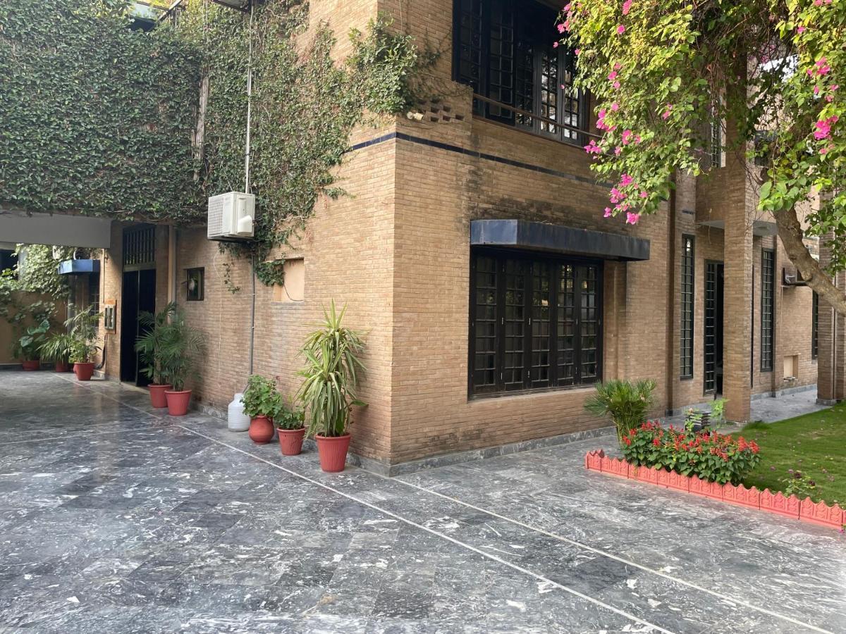 Riviera Courtyard Guest House Islamabad Exterior photo