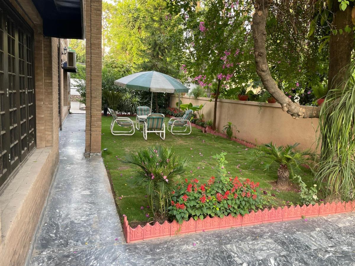 Riviera Courtyard Guest House Islamabad Exterior photo