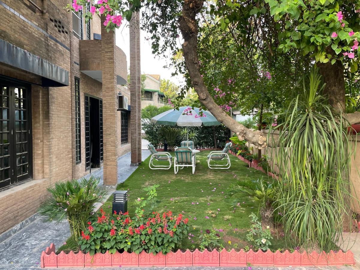 Riviera Courtyard Guest House Islamabad Exterior photo