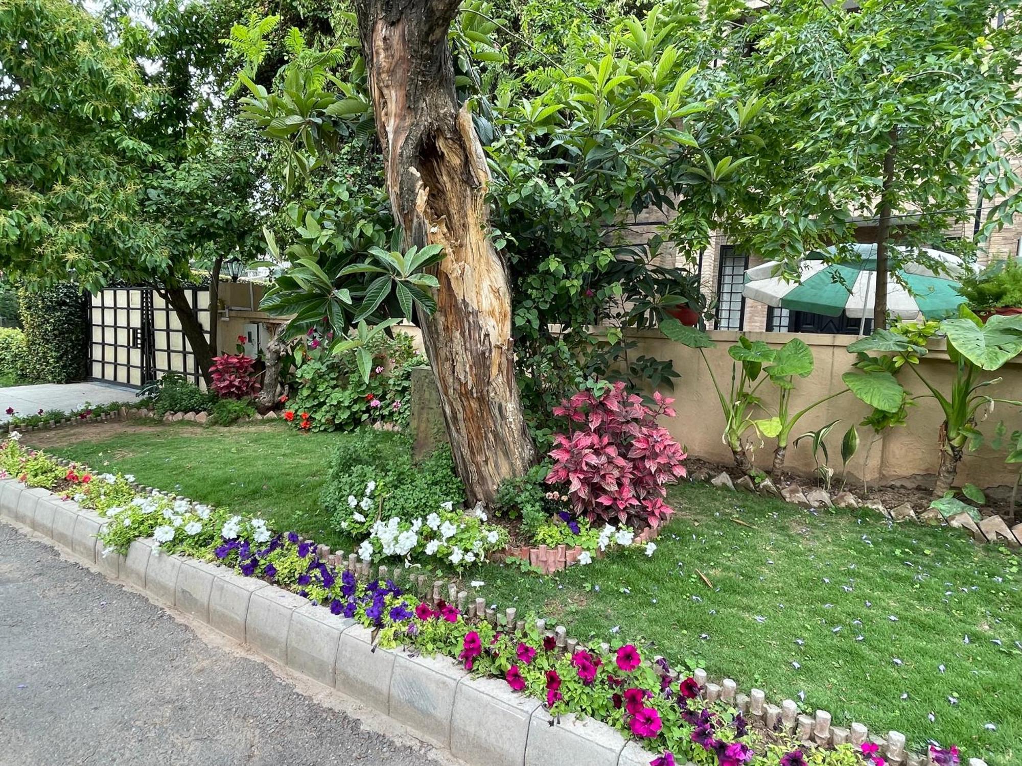 Riviera Courtyard Guest House Islamabad Exterior photo